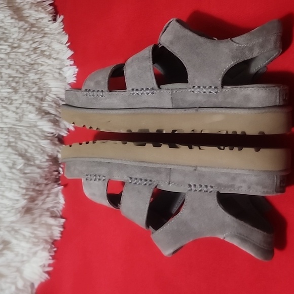 UGG Gray Goldenstar Strap sandals - Picture 6 of 9